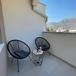 Apartman Lux Sa Garazom Blizu Centra Trebinje