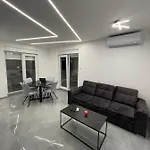 Lux Sa Garazom Blizu Centra * Trebinje