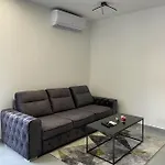 Lux Sa Garazom Blizu Centra