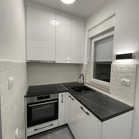 Lux Sa Garazom Blizu Centra Apartamento Trebinje
