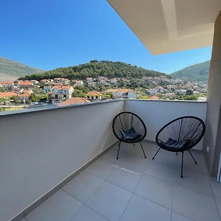 Apartment Lux Sa Garazom Blizu Centra