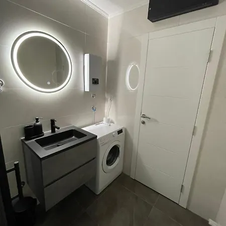 Lux Sa Garazom Blizu Centra Apartamento *