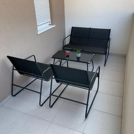 Apartamento Lux Sa Garazom Blizu Centra *