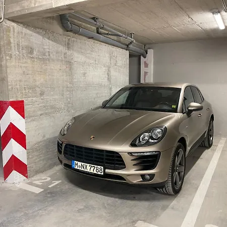 Lux Sa Garazom Blizu Centra Trebin