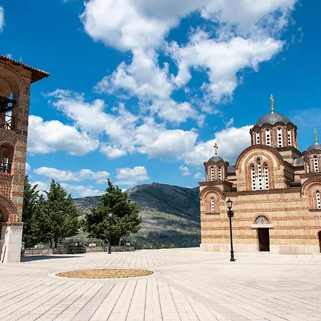 Apartamento Lux Sa Garazom Blizu Centra Trebinje