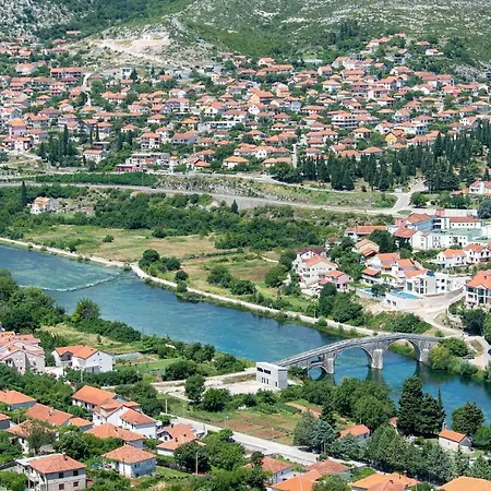 Lux Sa Garazom Blizu Centra Trebinje