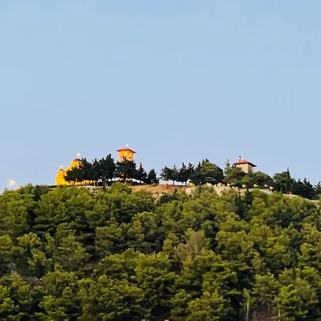 Lux Sa Garazom Blizu Centra