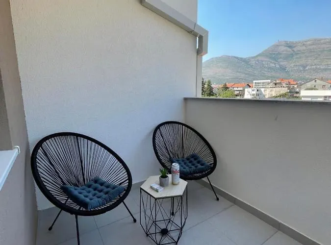Apartment Lux Sa Garazom Blizu Centra Trebinje